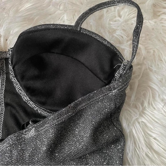 Silver and grey sequin crop top with adjustable straps - Picture 4 of 5